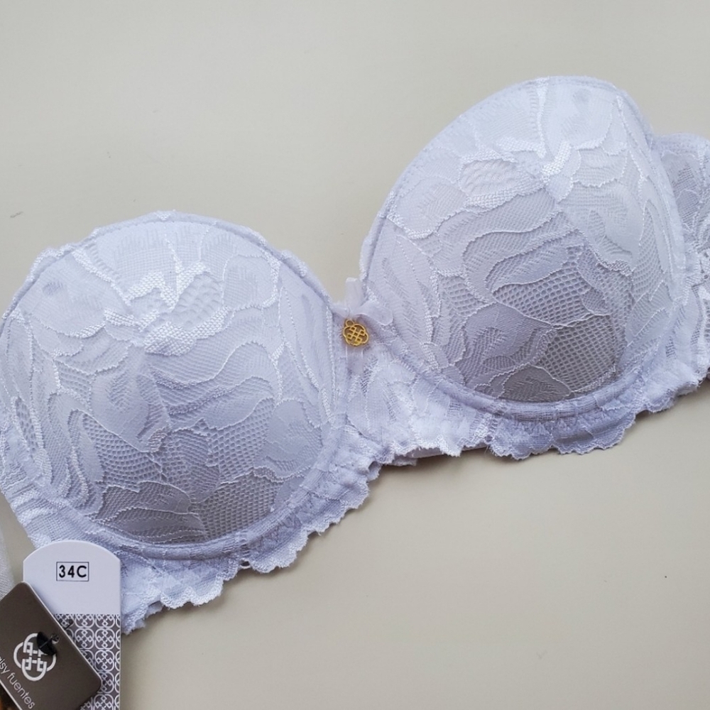Lace convertible bra